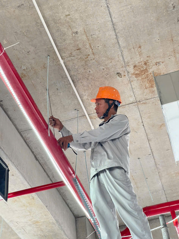 Hình ảnh thi công ống gió Sao Việt